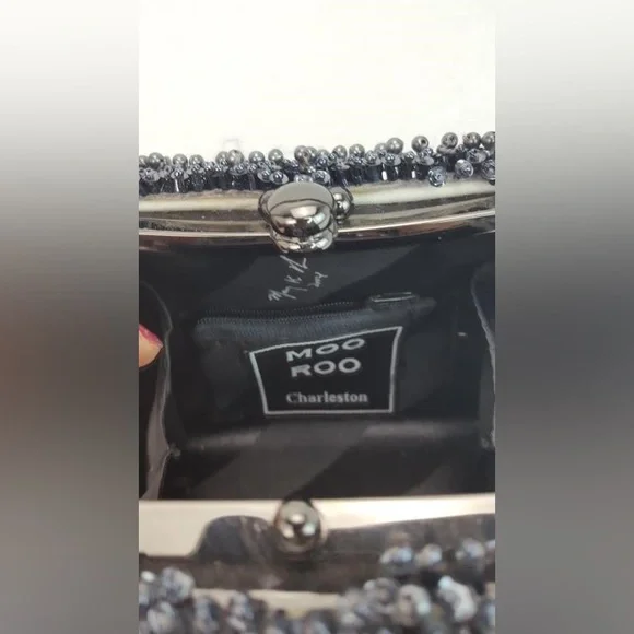 Vintage RARE Moo Roo feathered small hand bag signed by designer! - Picture 2 of 5